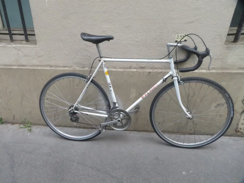 Velo de course homme Raleigh Blanc Paris Gepetto Velos Paris