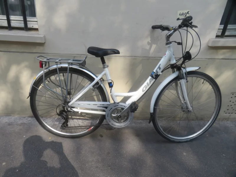 V&eacute;lo VTC Femme Giant Expression 